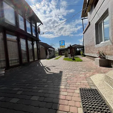 'carolina' With Hot Tub, Sauna And Bbq Area Kosiv