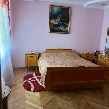 'carolina' With Hot Tub, Sauna And Bbq Area Tatil Evi Kosiv